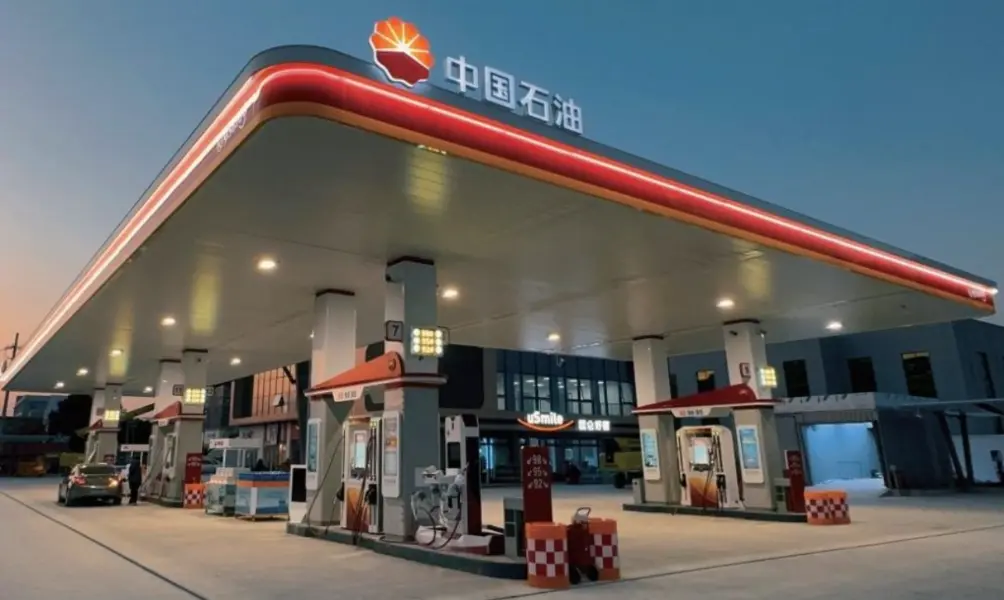 Достатъчно ли е надграждането на интелигентното оборудване, за да могат бензиностанциите да се конкурират в новото интегрирано енергийно бойно поле?